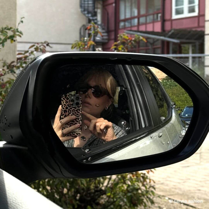 Frederikke Toftsø - LEO iPhone Case